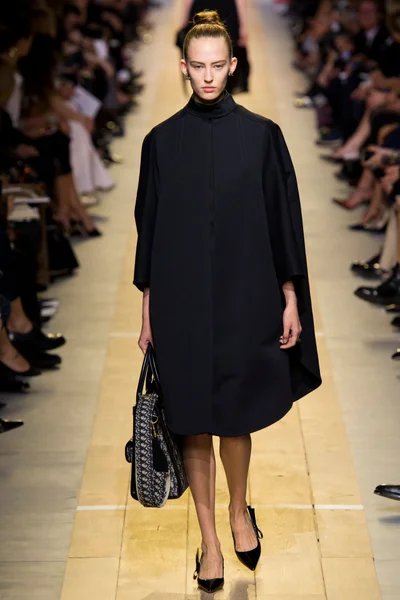 Look 19